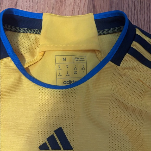 NEW Adidas Sweden Sverige Soccer Jersey FIFA World Cup Official Kit Women Size M - Picture 2 of 4